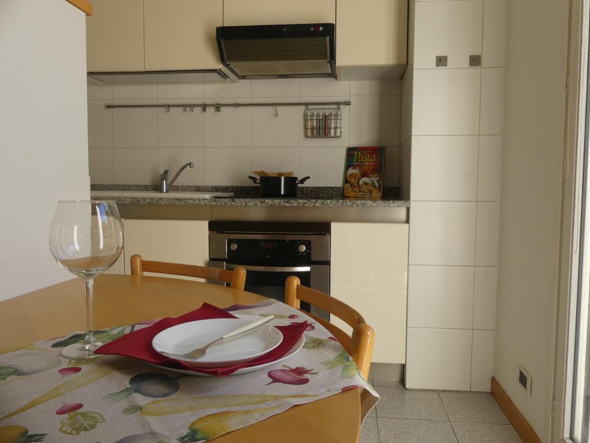 Joivy Apartments By The Lake Комо Екстериор снимка