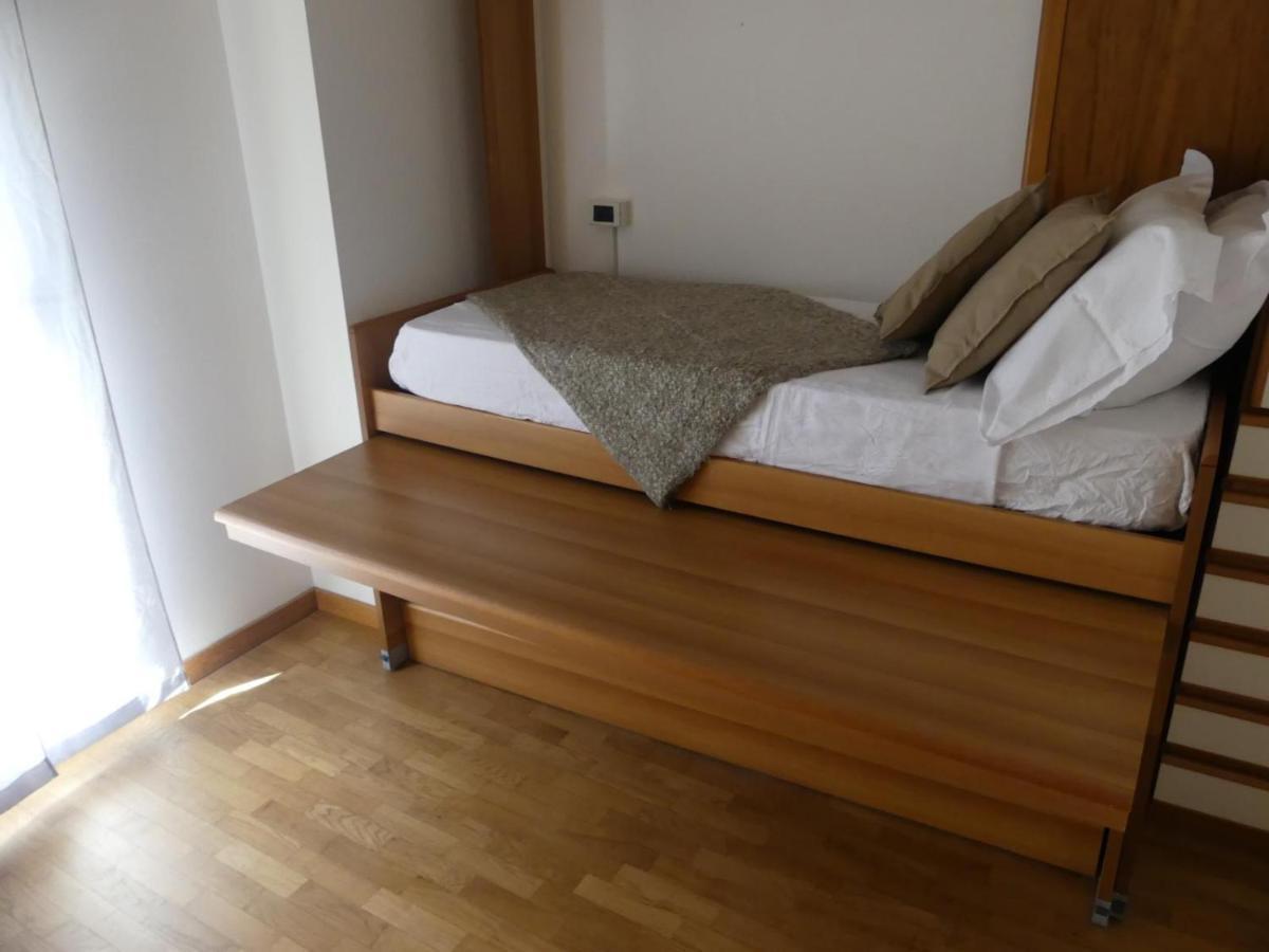 Joivy Apartments By The Lake Комо Екстериор снимка