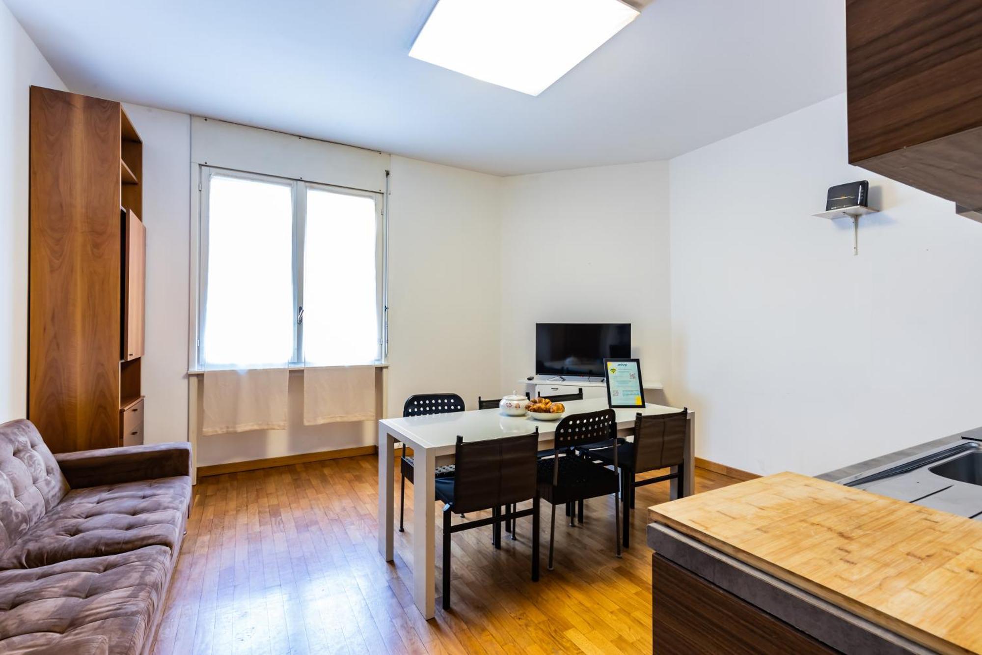 Joivy Apartments By The Lake Комо Екстериор снимка