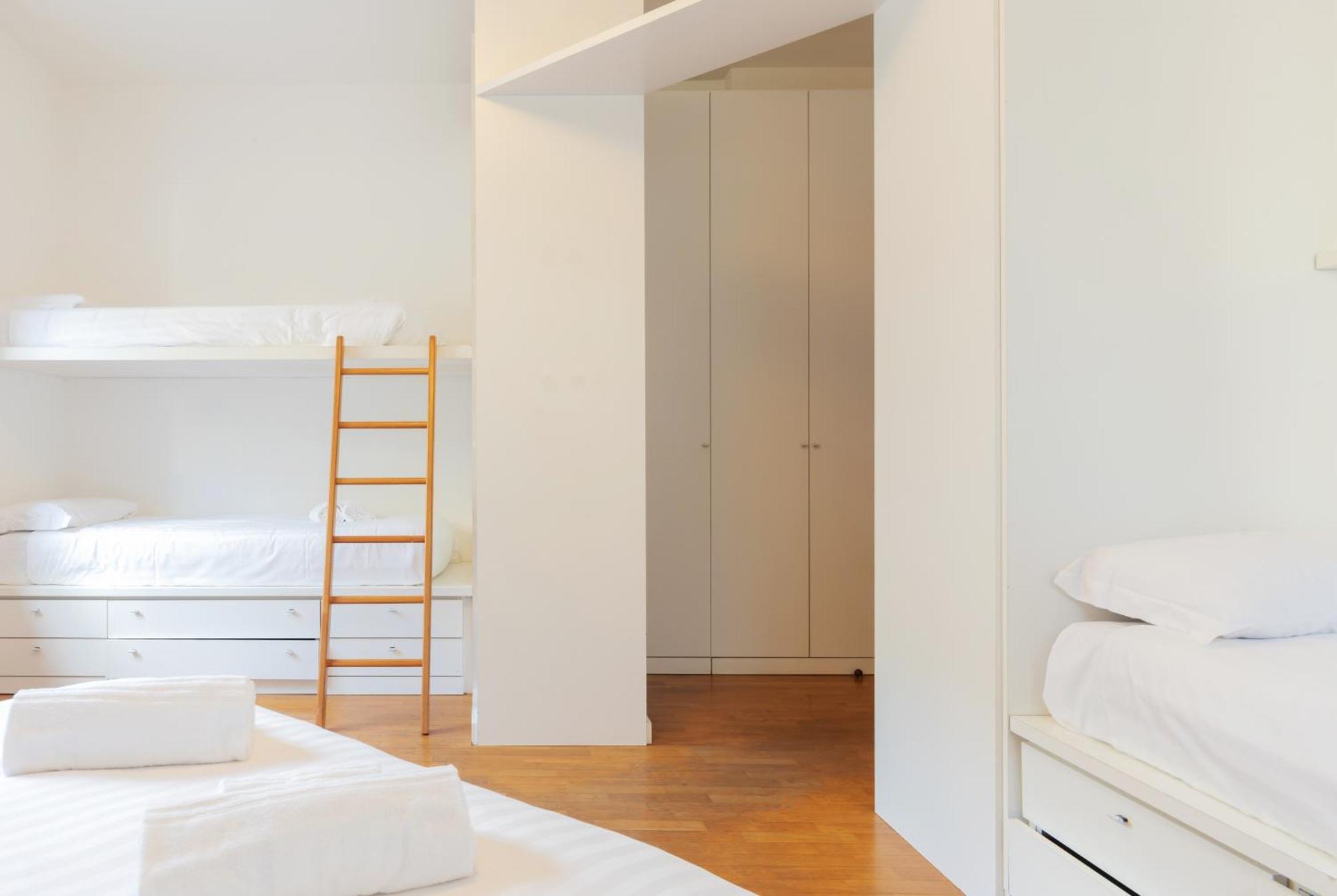 Joivy Apartments By The Lake Комо Екстериор снимка