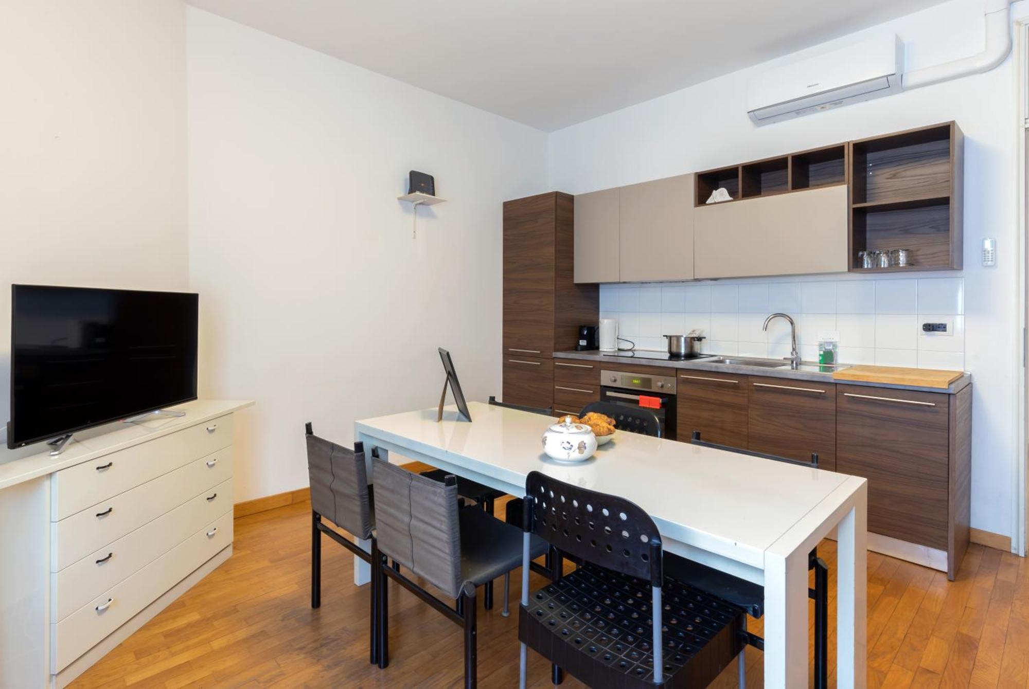 Joivy Apartments By The Lake Комо Екстериор снимка