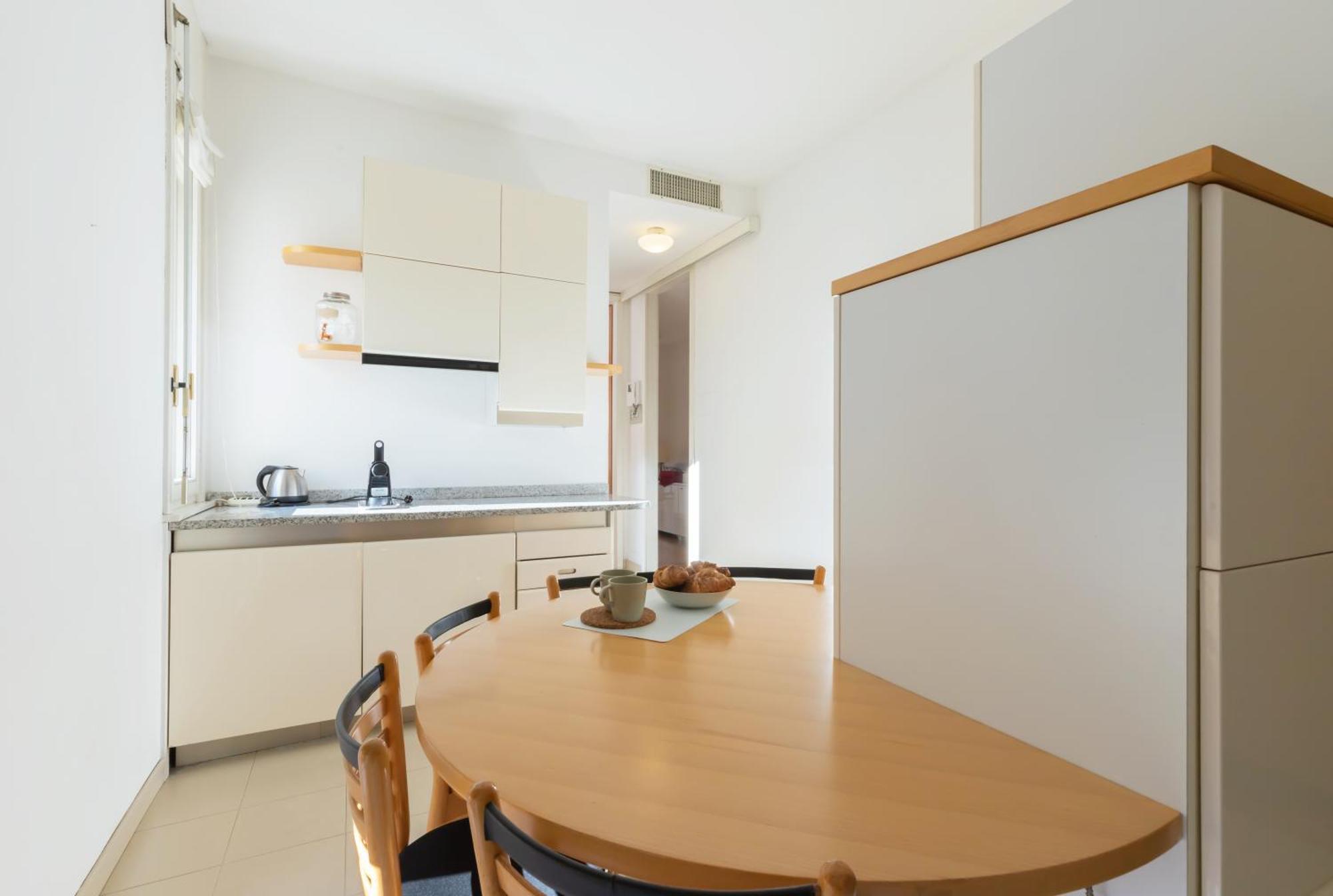 Joivy Apartments By The Lake Комо Екстериор снимка