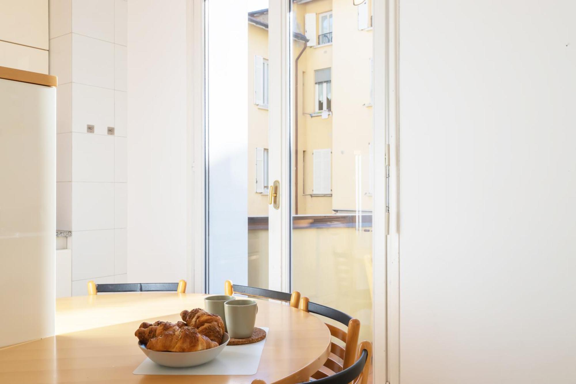 Joivy Apartments By The Lake Комо Екстериор снимка