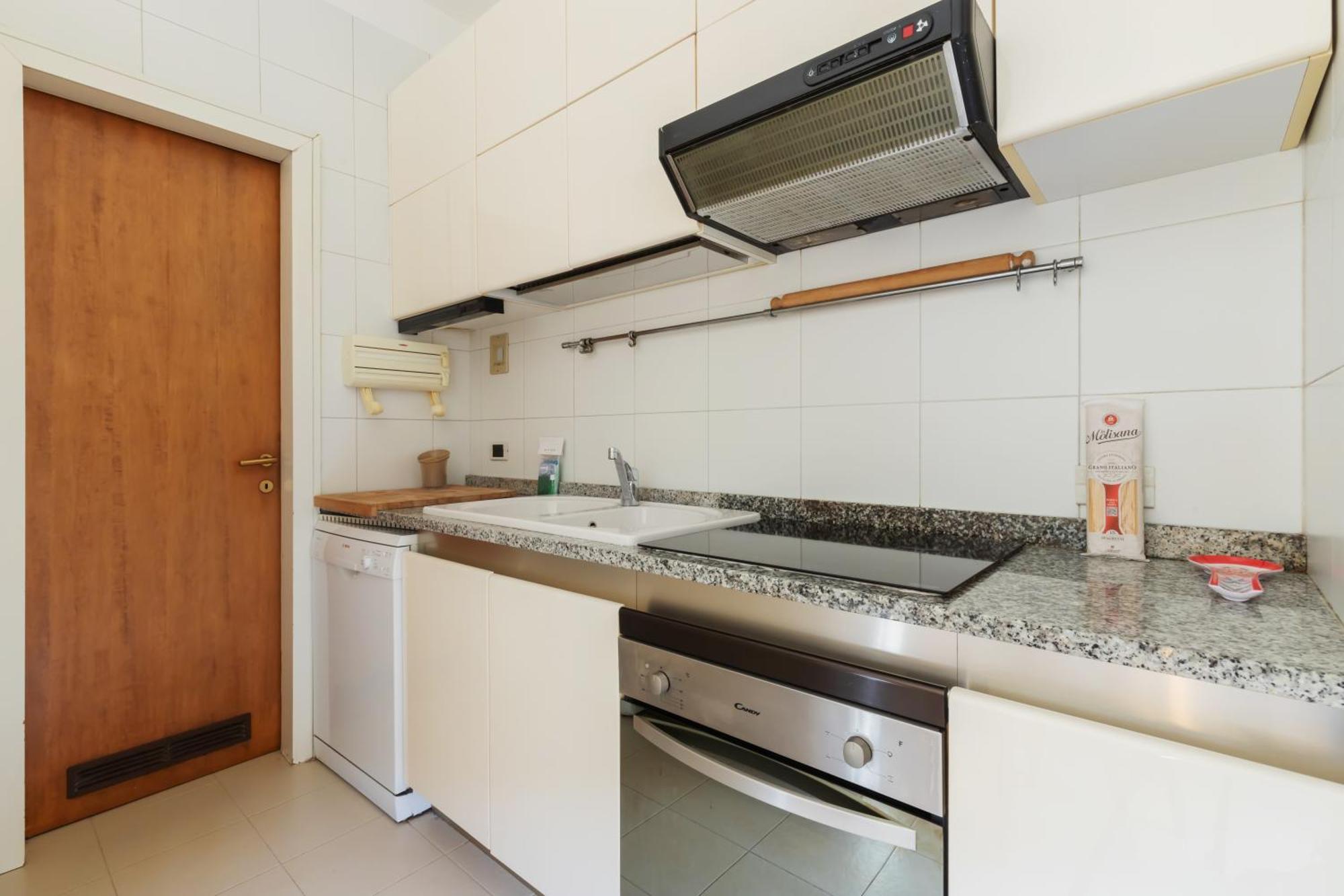 Joivy Apartments By The Lake Комо Екстериор снимка